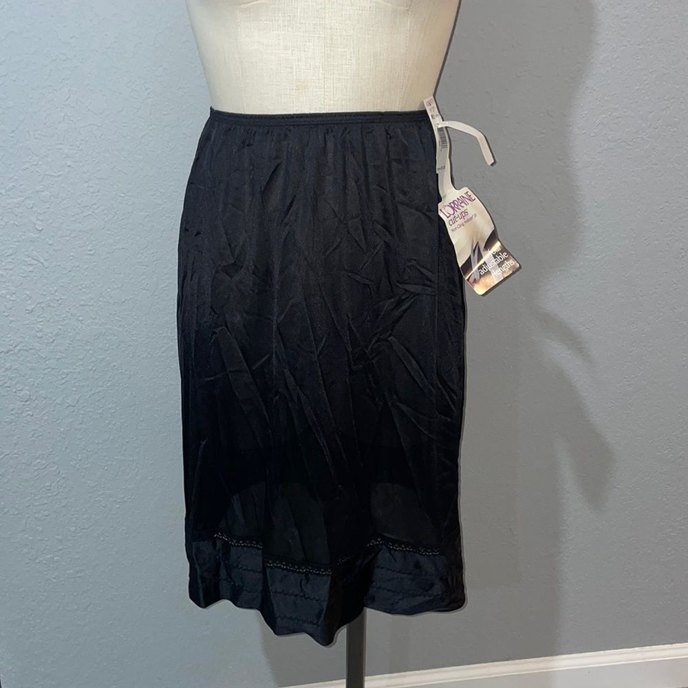 Vintage Lorraine Women’s Black Half Slip size M NWT 4 Adjustable Lengths